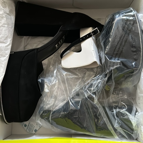 Gianni Bini Otten black suede ankle strap chunky heels square toe shoes Sz 10 - Picture 8 of 9